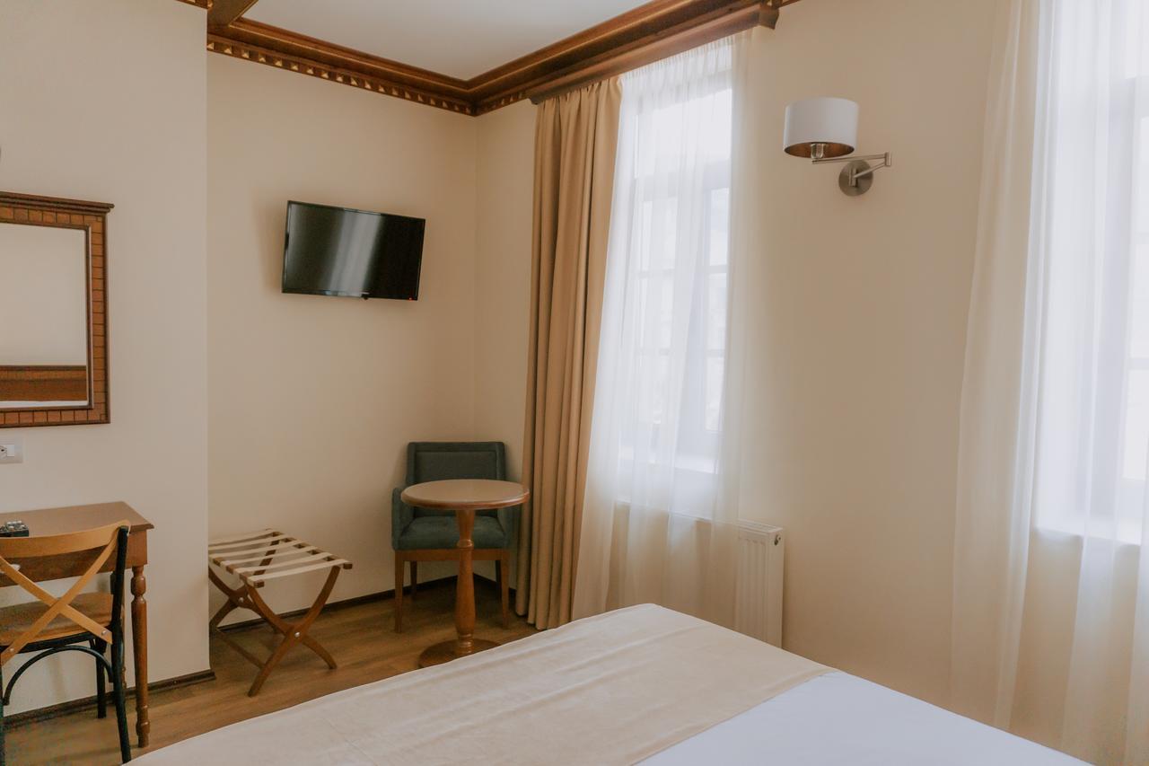 Hotel Argjiro Gjirokastër 외부 사진